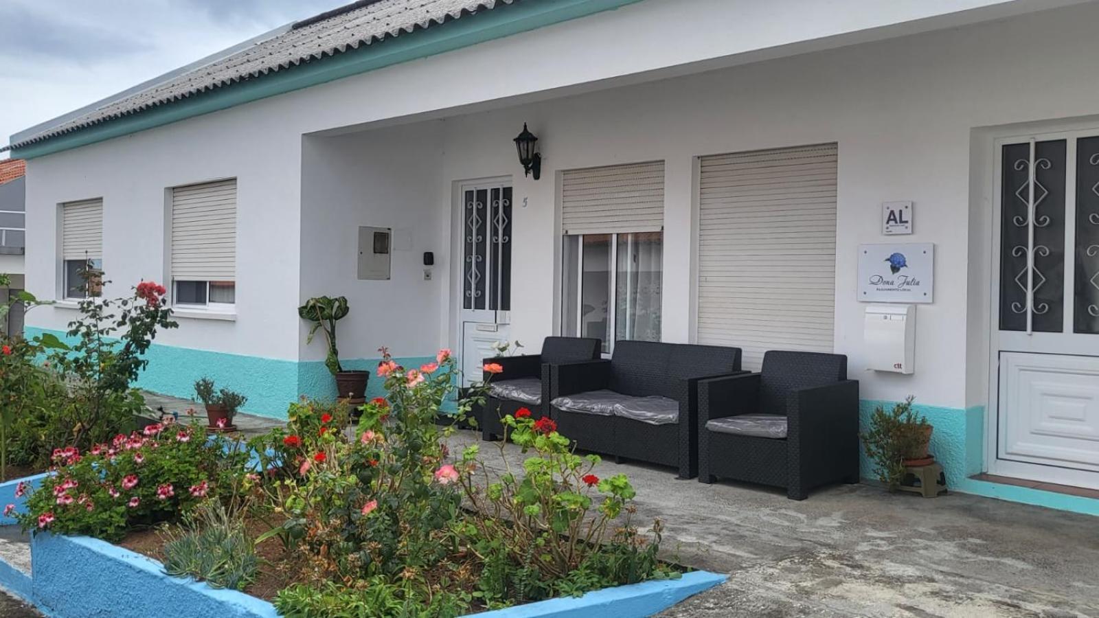 Dona Julia Hotel Santa Cruz das Flores Exterior photo